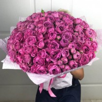 101 розовая пионовидная роза